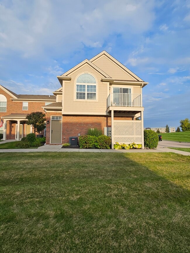 Building Photo - 51879 East Pointe Ln