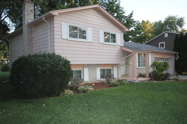 Exterior 3D - 4233 Marywood Dr