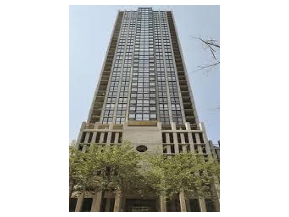 Gold Coast Condo - 1122 N Clark St