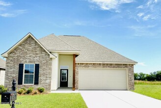 Building Photo - 315 Berg Ct