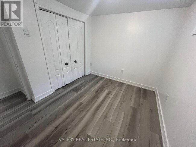 Photo du bâtiment - 17 Terrace Hill St