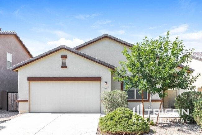 Building Photo - 4627 W Saddlebush Way