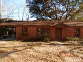 Building Photo - 2371 Vermillion Dr