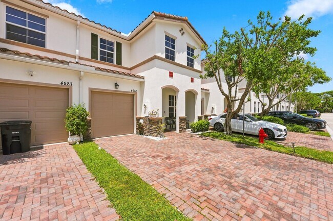 Building Photo - 4585 Tara Cove Way