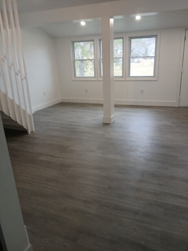 Foto del edificio - 110 Tuthill Rd