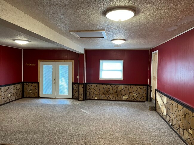 Building Photo - 52 May Ave