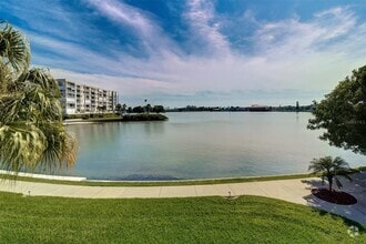 Building Photo - 7912 Sailboat Key Blvd S