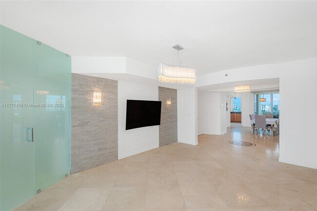 Foto del edificio - 19111 Collins Ave