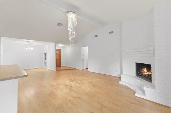 Foto del edificio - 15823 Fox Springs Dr
