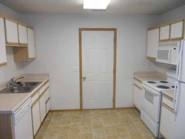 Building Photo - 4720 Ranch Ct