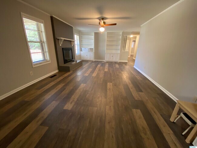 Building Photo - 115 Yorkshire Dr