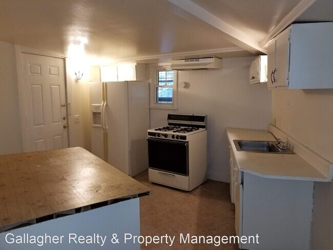 Building Photo - 2 br, 1 bath House - 178 Silver St
