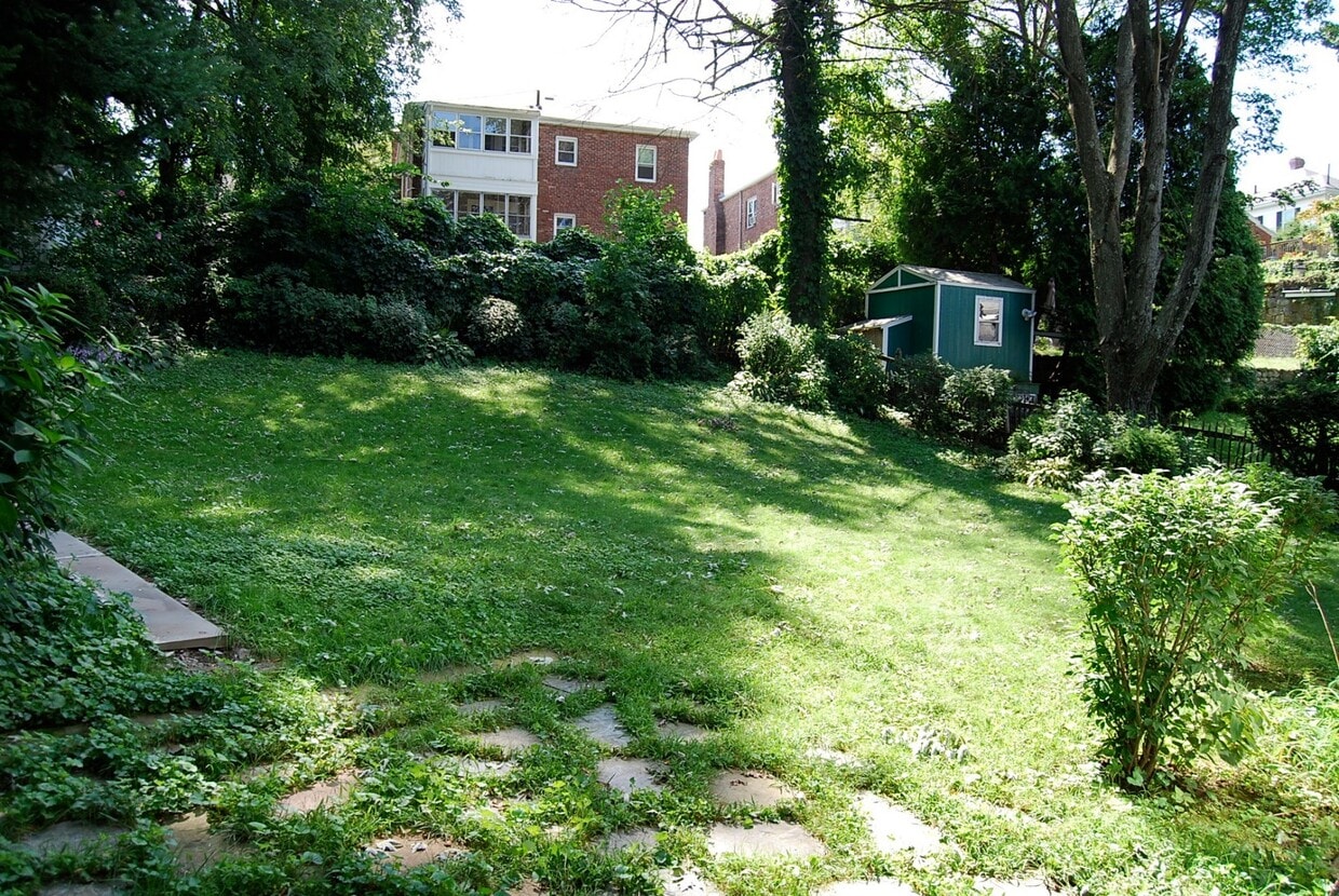 Foto principal - 95 Undine Rd
