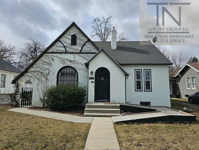 Building Photo - 1914 Cleveland Blvd