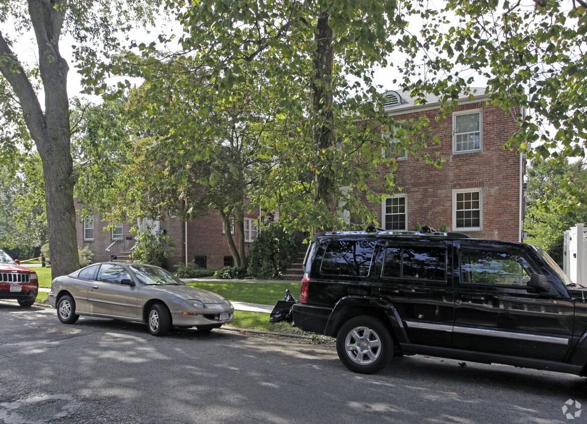 Building Photo - 175 3rd St