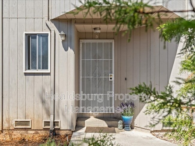 Building Photo - 523 Prince Ave