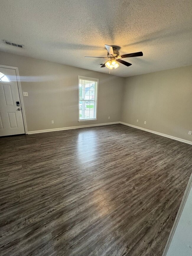 Building Photo - 386 Wylie Dr