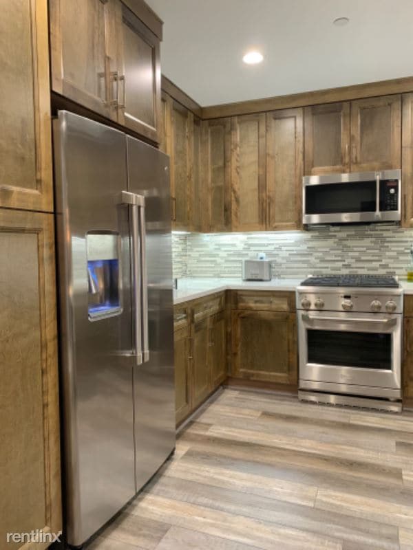 Building Photo - 3 br, 2 bath Condo - 5015 Balboa Blvd