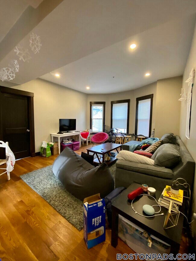 Building Photo - 46 Creighton St