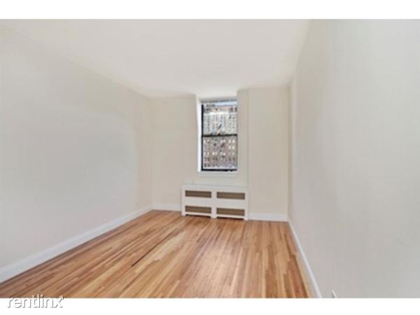 Building Photo - 320 E 20th St