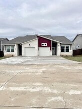 Building Photo - 105 Zayd Ct
