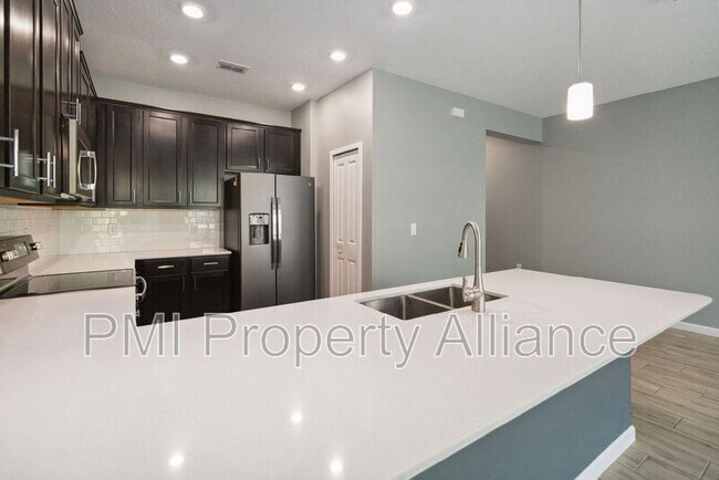 Building Photo - 9419 Tecumseh Dr