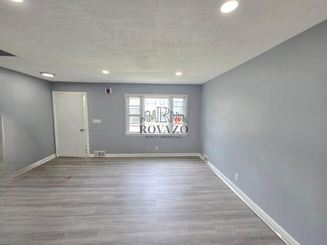 Foto del edificio - 337 Winans Ave