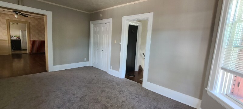 Foto principal - 933 W 9th St