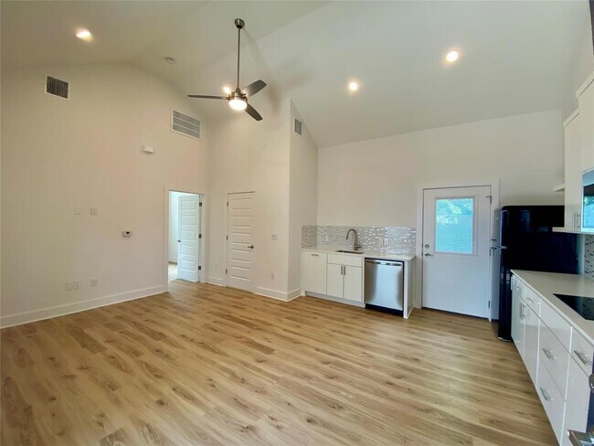 Foto del edificio - 1209 E St Johns Ave