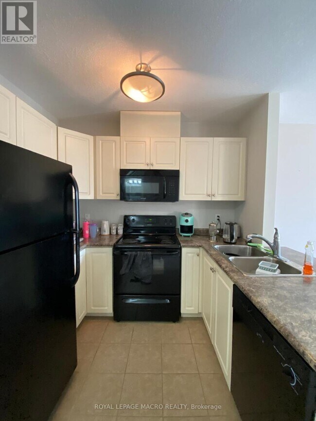 Photo du bâtiment - 3200-3200 Hamilton Regional Rd 56