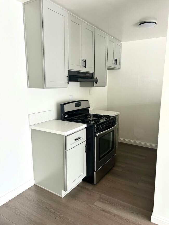 Foto del edificio - 794 N Shattuck Pl