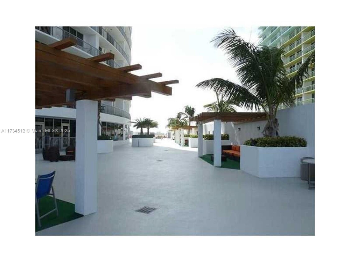 Foto principal - 1750 N Bayshore Dr