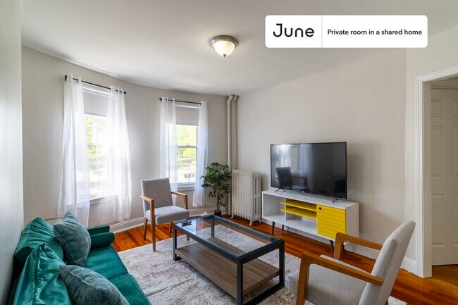 Foto del edificio - Private bedroom in 4 bed/1 bath Home