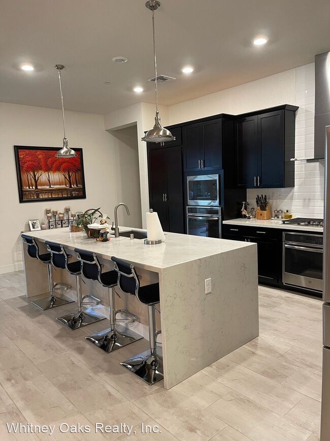 Building Photo - 3 br, 3.5 bath House - 6265 Element Lane