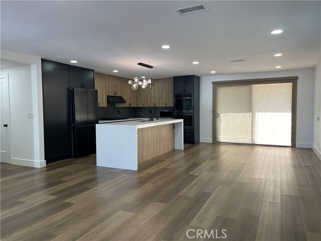 Building Photo - 737 Paseo Pl