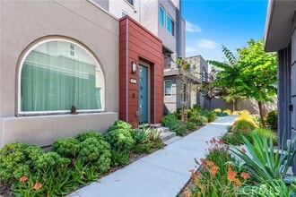 Building Photo - 142 Allusion