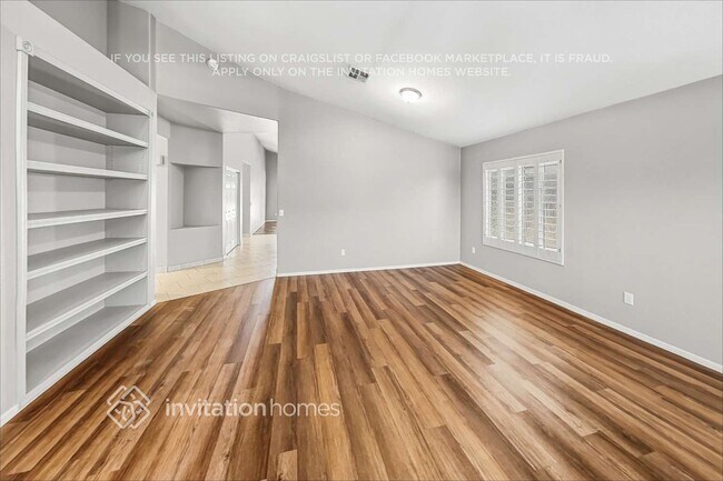 Foto del edificio - 7546 W Jenan Dr