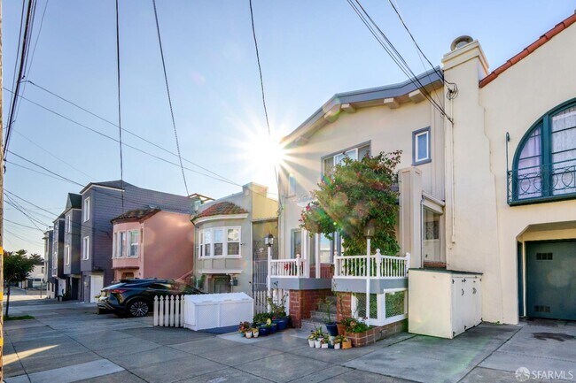 Foto del edificio - 2371 30th Ave