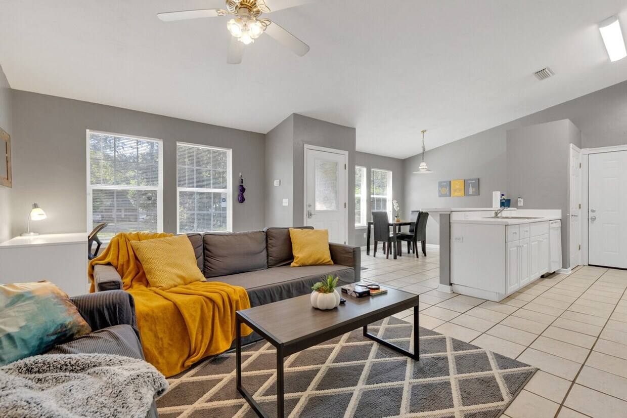 Foto principal - 228 Dixie Dr