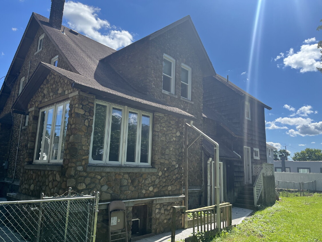 Building Photo - "Spacious 5-Bedroom Haven with 3 Full Baths in Kenvil, NJ – Your Dream Home Awaits at 447 Rt 46!"