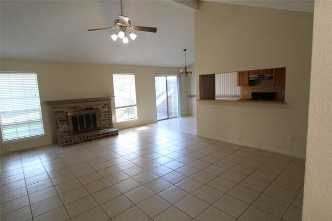 Foto del edificio - 2823 Chimneystone Cir
