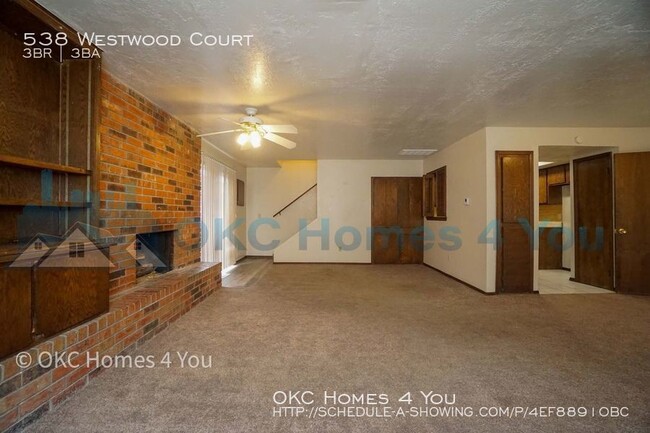 Building Photo - 3 Bed 2.5 Bath Duplex for rent
