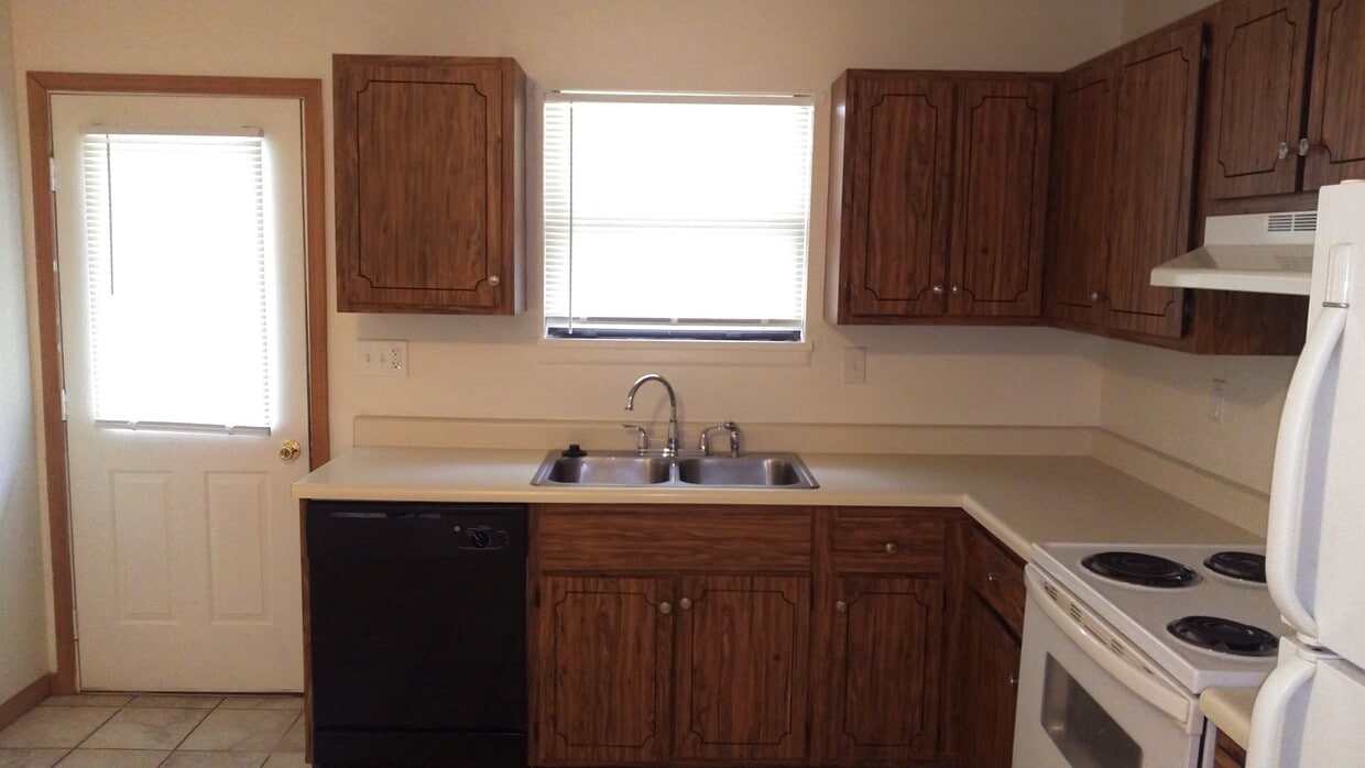 Primary Photo - 133 Dublin Ln