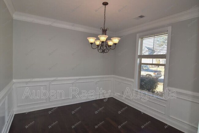 Building Photo - 1707 Dunmore Ave