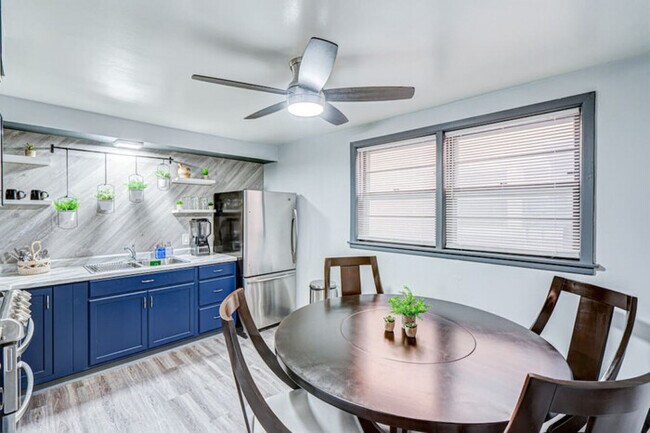 Foto del edificio - Modern 2 BR Elmwood Park Condo