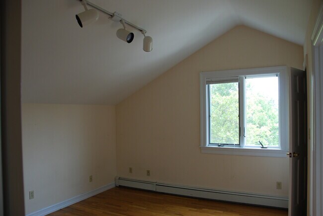Building Photo - 2120 Hazen St