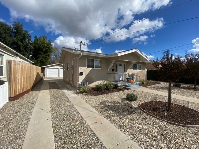 Foto del edificio - Cozy 3BD/1BA w/ Large Kitchen!