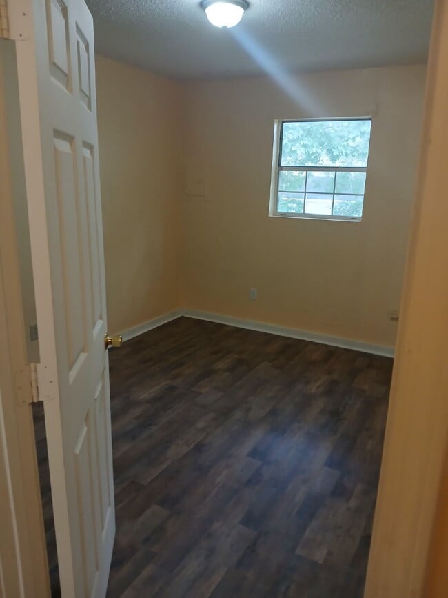 Building Photo - Windham #6