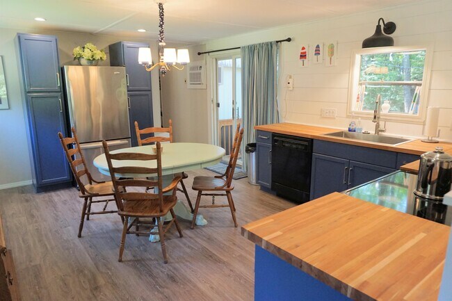 Foto del edificio - 1668 Littlefield Rd