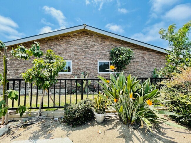 Foto del edificio - 17381 Jacquelyn Ln